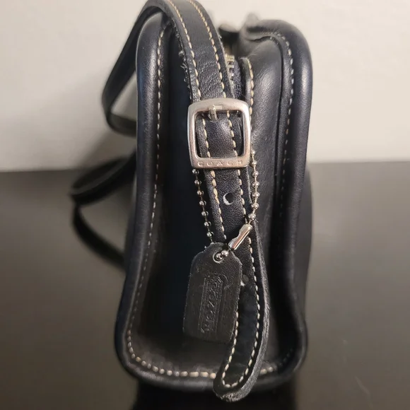 Coach Rare vintage made in USA crossbody bag. - Picture 4 of 16